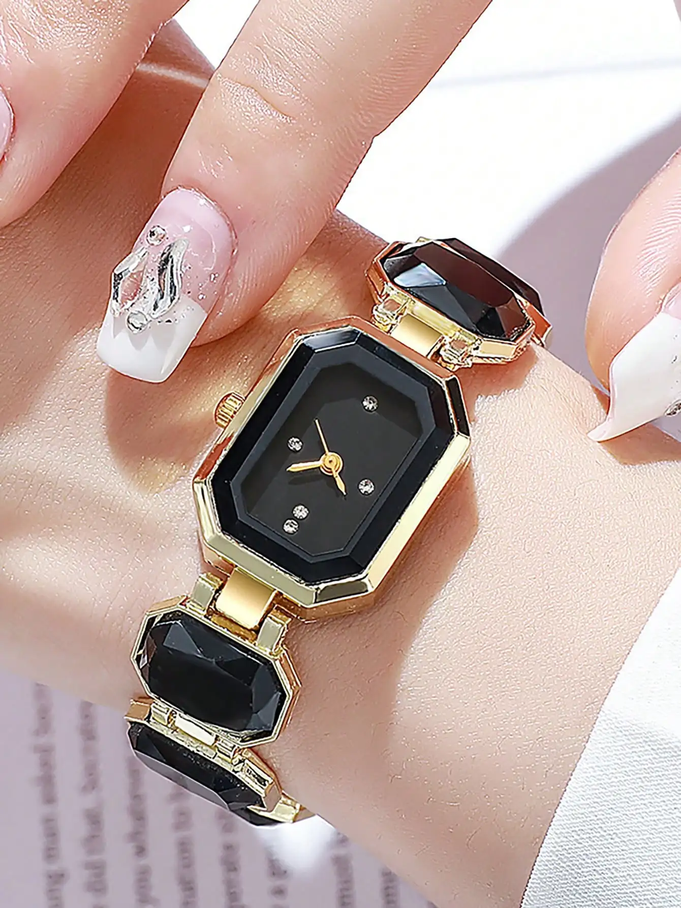 Montre carrée de luxe en acier - Luxury Watch Diamond avis et prix