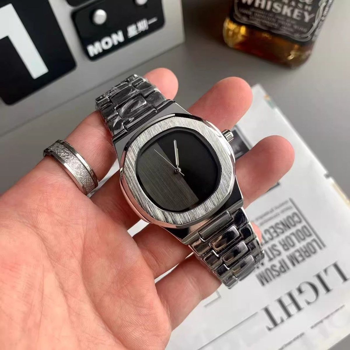 Montre à quartz pour homme ave - Luxury Quartz Watch Brands avis et prix