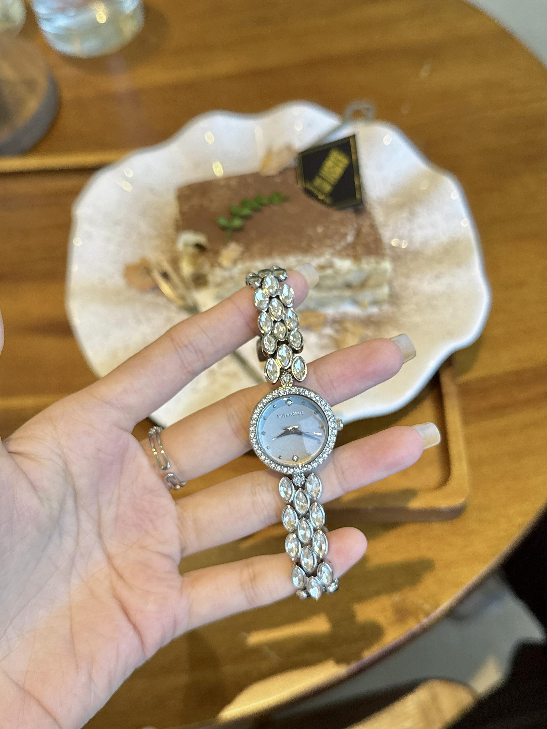 Montres pour femmes haut de ga - Luxury Watch Makes avis et prix